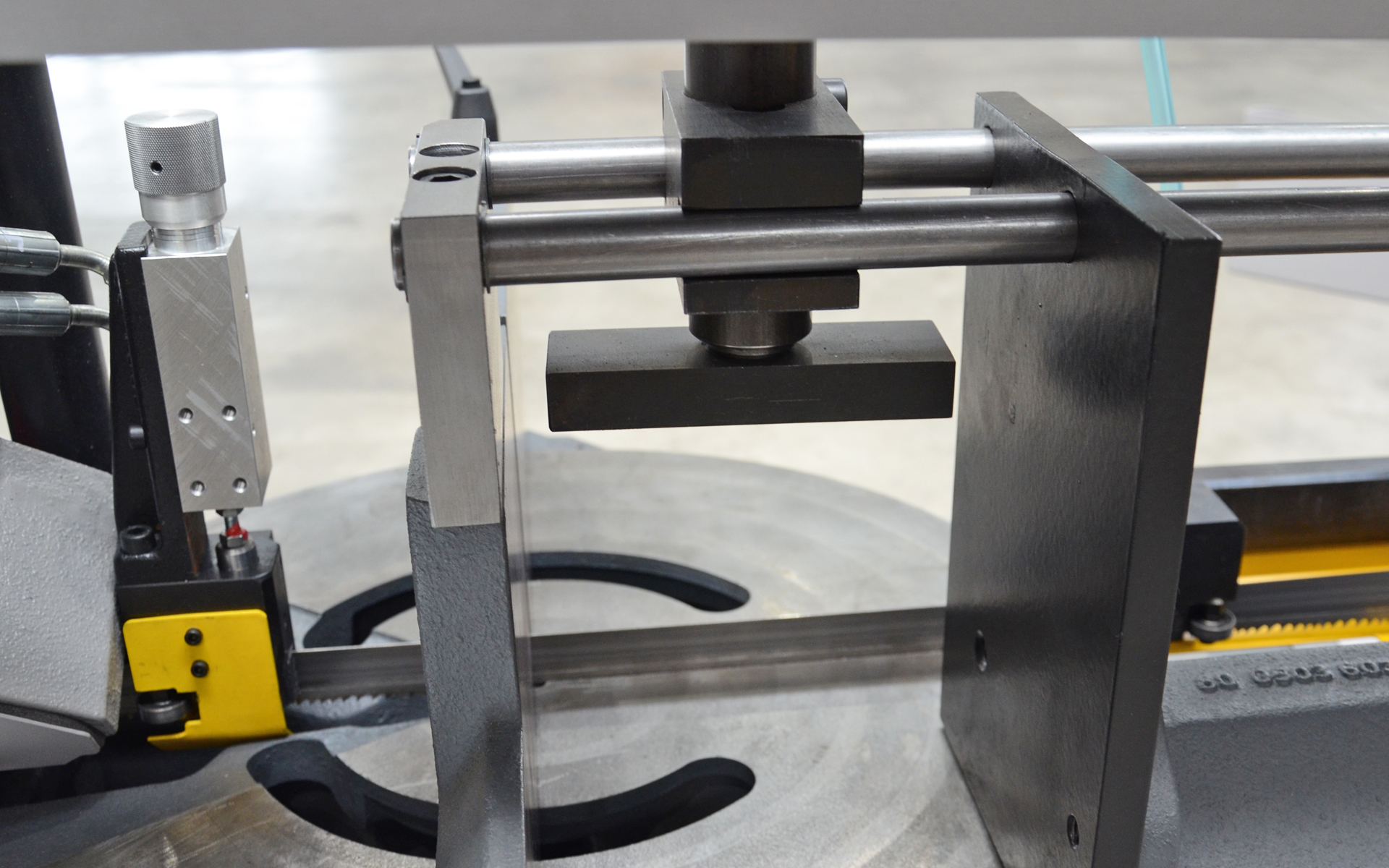 Ergonomic 320.258 DGH – poolautomaatse lintsae üla kruustang 