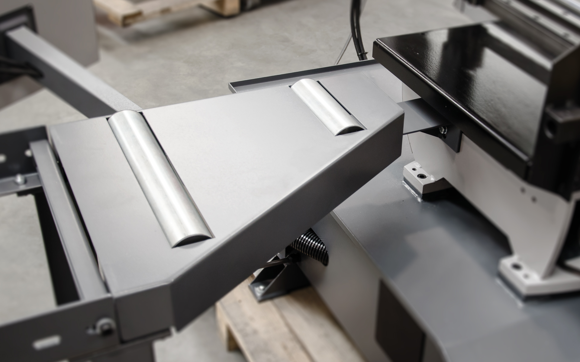 Bomar System M materjali rullrada lintsaemasinale.