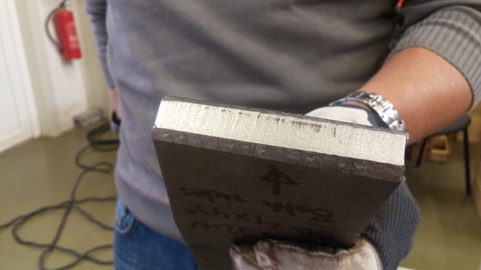 UZ15 RAPID faasimasin  lähivaade materjali faasitud äärest