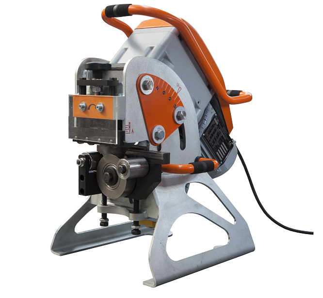 UZ18 Hardworker – kahepoolselt töötav kiire faasimismasin, mis on varustatud automaatse etteandega.