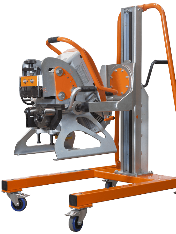 UZ18 Hardworker faasimismasin koos 3D Manipulaatoriga ratastel  mis võimaldab pöörata masinat 180° kahepoolse faasi tegemiseks ja lihtsustab masina transporti 