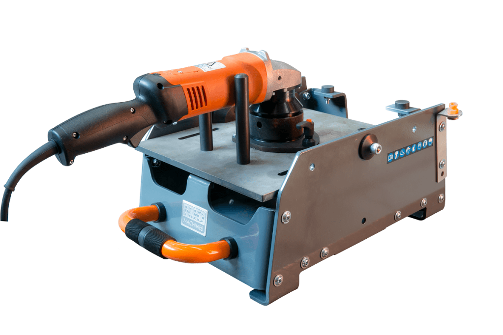 Elektriline UZ15 Rapid  faasimismasin oranži ja musta disainiga.  koos B-Dock 