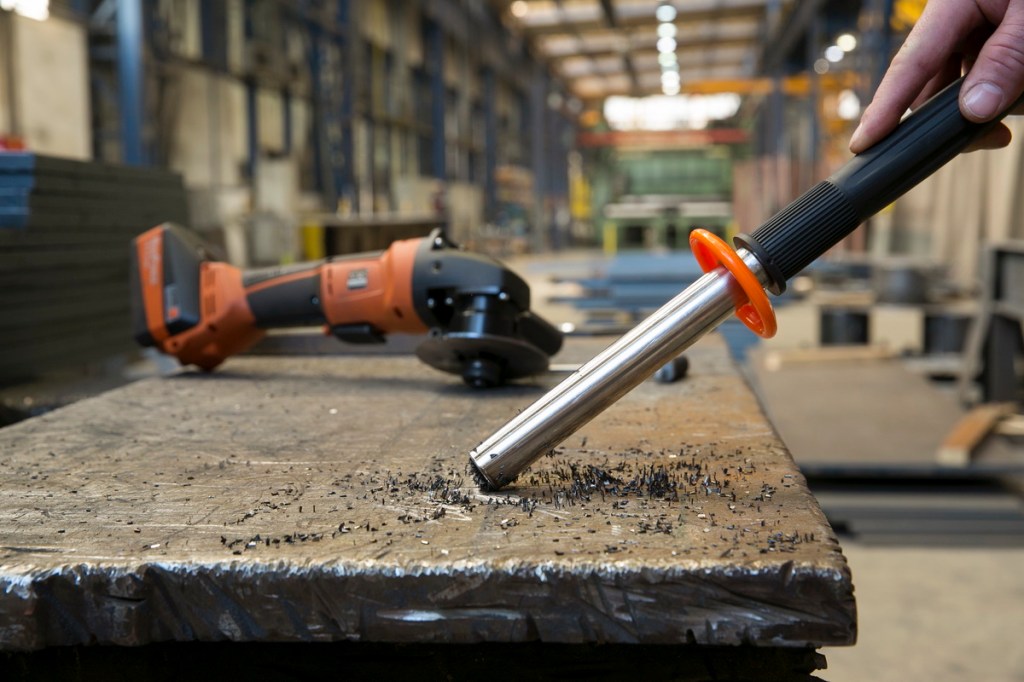 Magnet tööriist metalli puru korjamiseks