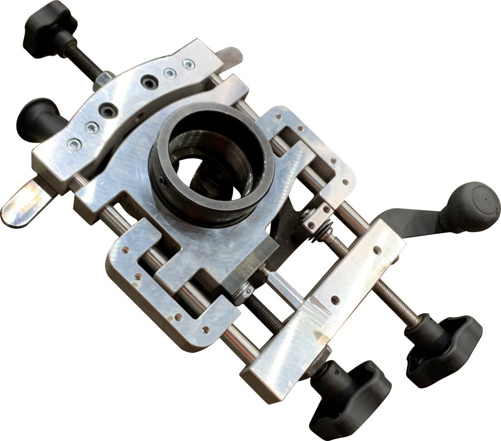 B15 INOX faasimismasina Xpipe abikäepide, roostevabast terasest, säbruline pealispind ja reguleeritavad klambrid.